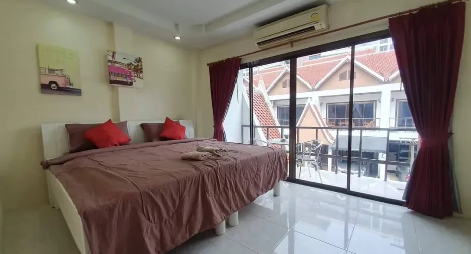 For rent 4 ベッドルーム villa in Pratumnak, Pattaya