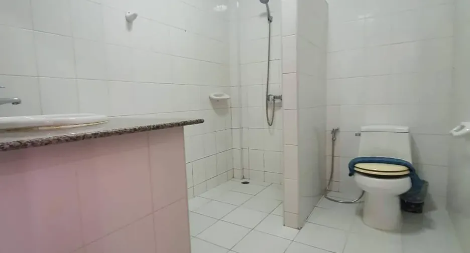 For rent 4 ベッドルーム villa in Pratumnak, Pattaya