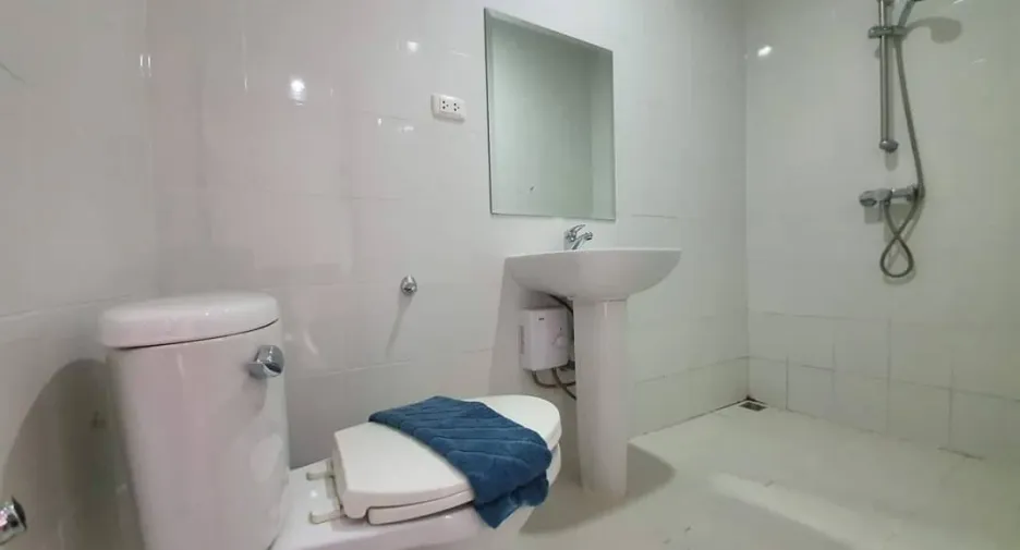 For rent 4 ベッドルーム villa in Pratumnak, Pattaya