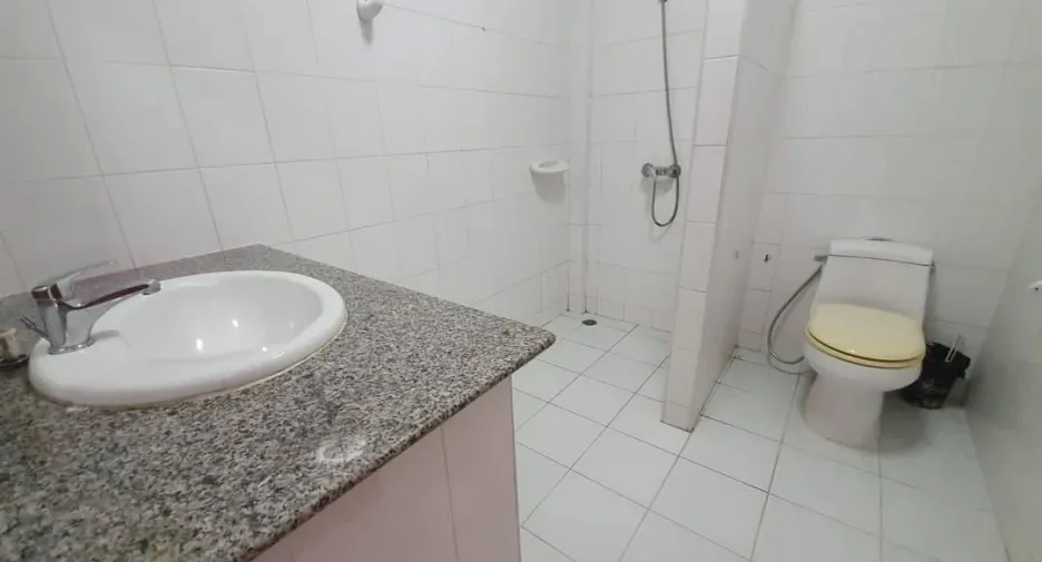 For rent 4 ベッドルーム villa in Pratumnak, Pattaya