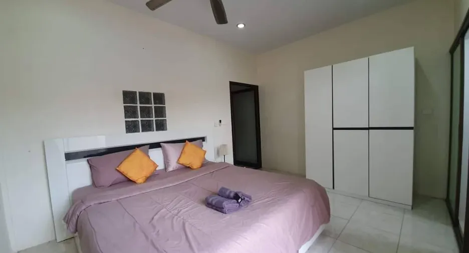 For rent 4 ベッドルーム villa in Pratumnak, Pattaya
