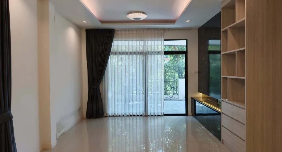 出售 和 出租 4 卧室 独立屋 在 Pak Kret, Nonthaburi