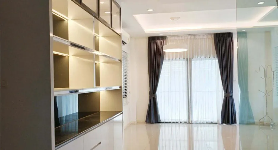 出售 和 出租 4 卧室 独立屋 在 Pak Kret, Nonthaburi