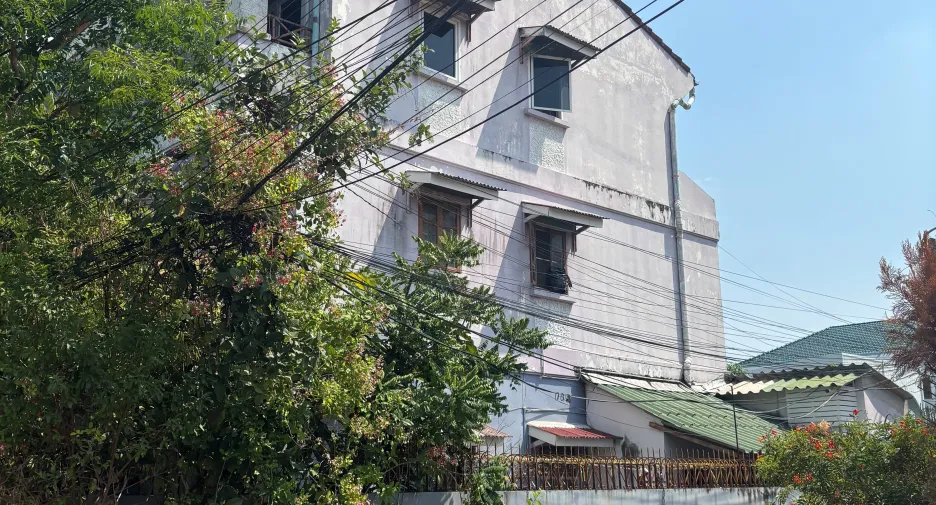 For sale 3 bedrooms townhouse in Bangkok Yai, Bangkok