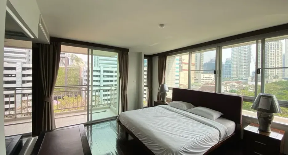 À louer 3 chambres condo à Sathon, Bangkok