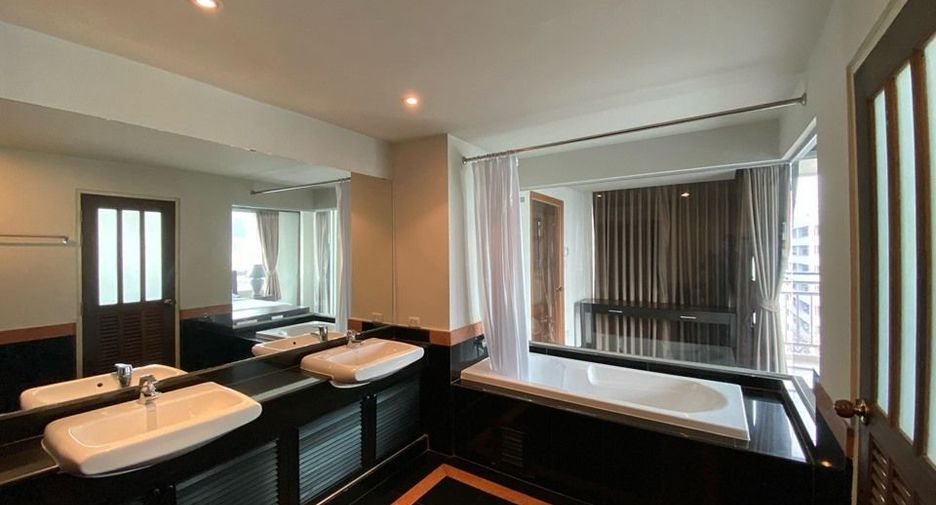 À louer 3 chambres condo à Sathon, Bangkok