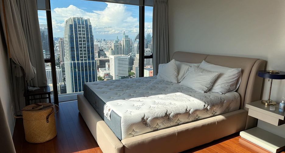 For rent and for sale 2 bedrooms condo in Pathum Wan, Bangkok