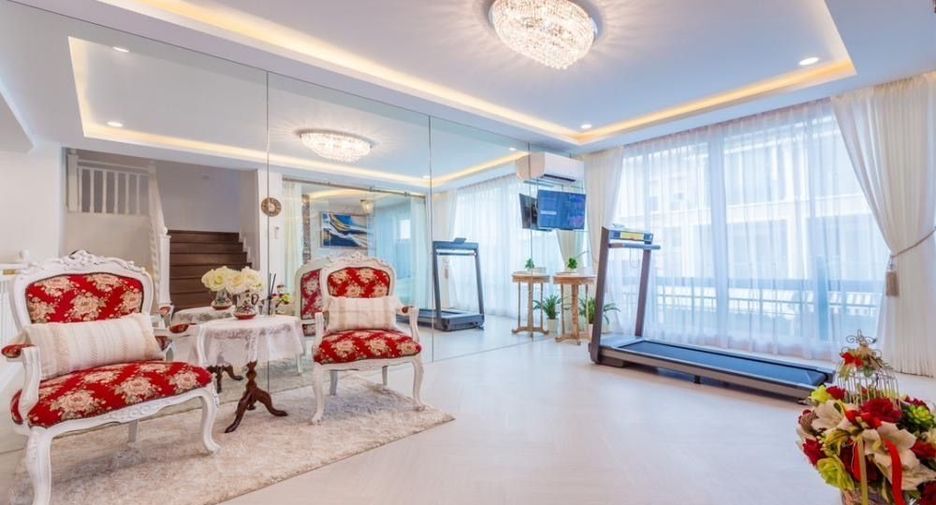 Reihenhaus zur Miete mit 4 Zimmer in Wang Thonglang, Bangkok