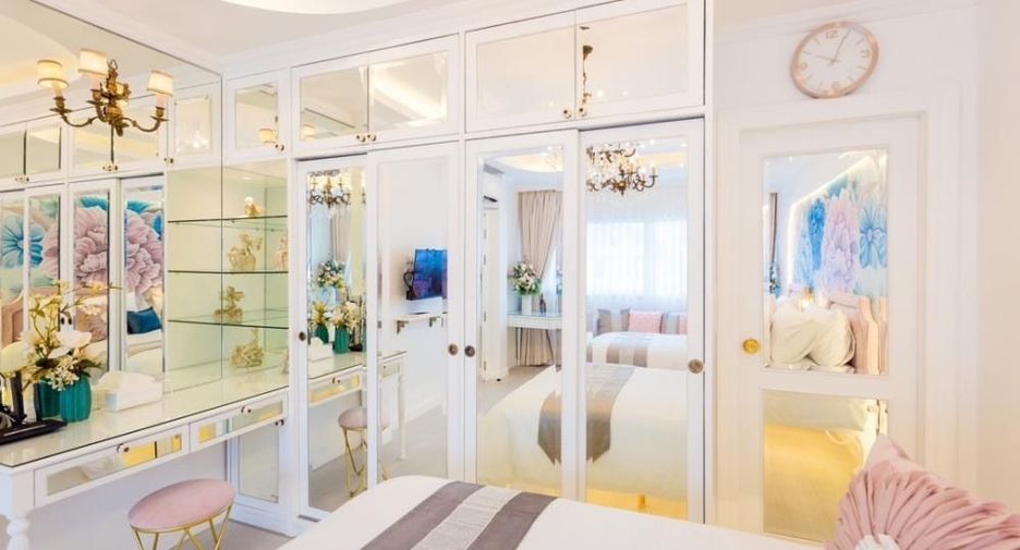 Reihenhaus zur Miete mit 4 Zimmer in Wang Thonglang, Bangkok