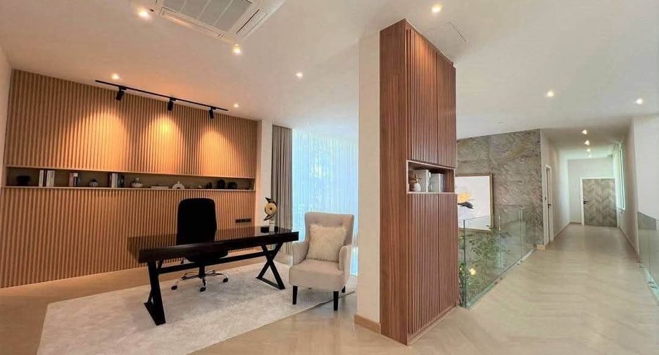 Villa en venta de 5 habitaciones en Lat Phrao, Bangkok