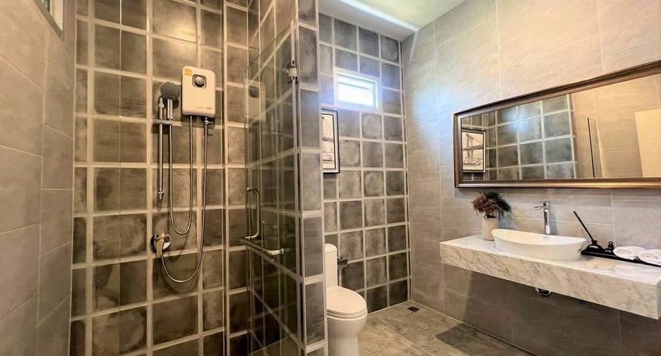 Villa en venta de 5 habitaciones en Lat Phrao, Bangkok