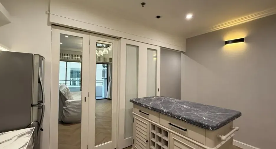 Condo en alquiler de 3 habitaciones en Watthana, Bangkok
