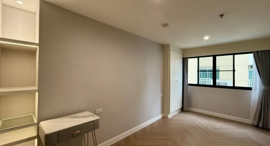 Condo en alquiler de 3 habitaciones en Watthana, Bangkok