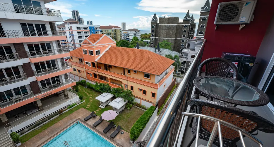 For sale studio apartment in Pratumnak, Pattaya