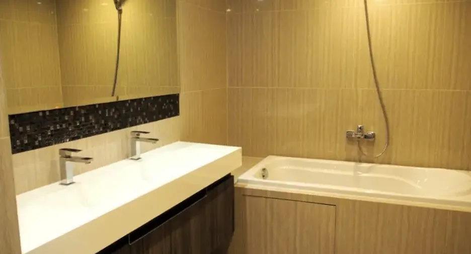For rent そして for sale 2 ベッドルーム condo in Watthana, Bangkok