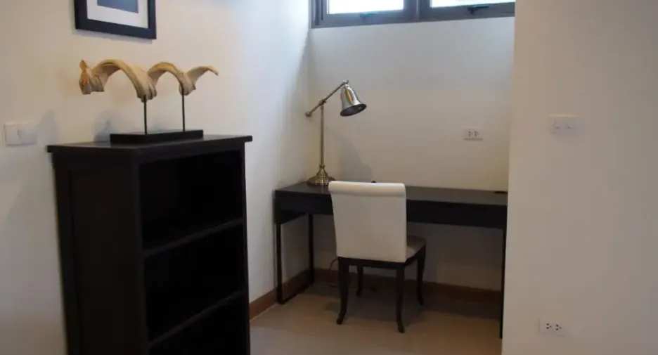 For rent そして for sale 2 ベッドルーム condo in Watthana, Bangkok