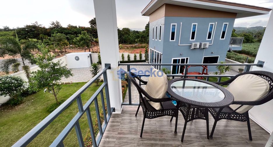 For sale 5 bedrooms house in Huay Yai, Pattaya