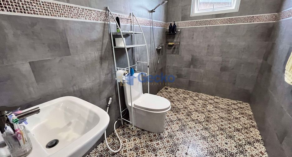 For sale 5 bedrooms house in Huay Yai, Pattaya