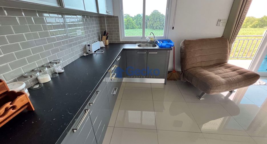 For sale 5 bedrooms house in Huay Yai, Pattaya