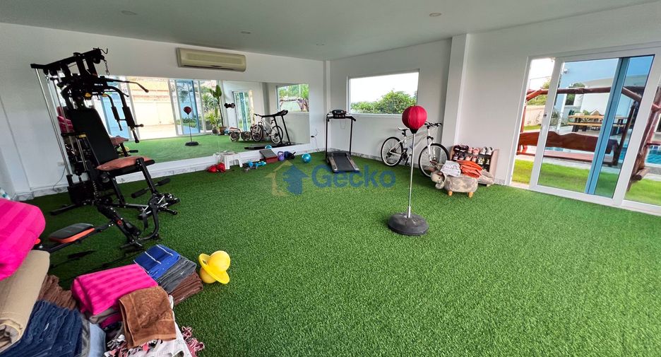 For sale 5 bedrooms house in Huay Yai, Pattaya
