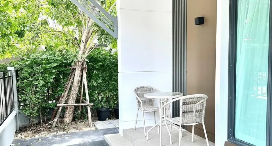 À louer 4 chambres maison à Don Mueang, Bangkok