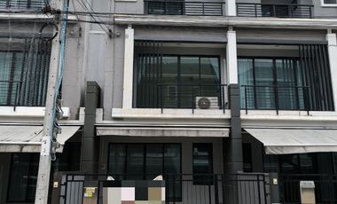 出租 3 卧室 联排别墅 在 Phra Pradaeng, Samut Prakan