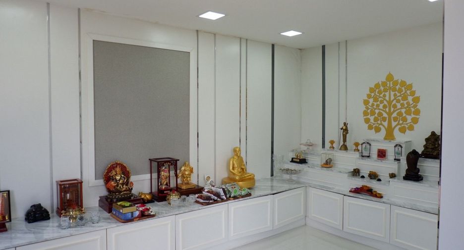 Haus zum Kauf mit 6 Zimmer in Bang Phli, Samut Prakan