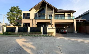Haus zum Kauf mit 6 Zimmer in Bang Phli, Samut Prakan