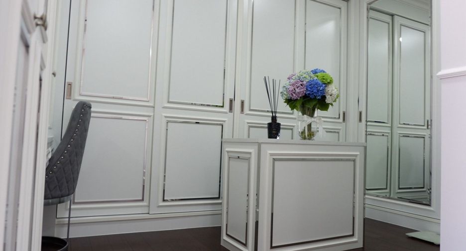 Haus zum Kauf mit 6 Zimmer in Bang Phli, Samut Prakan