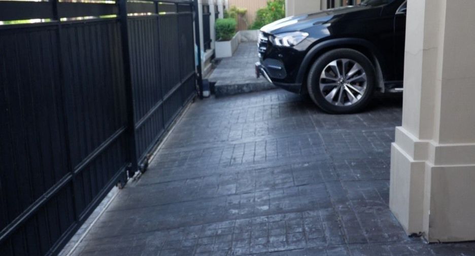 Haus zum Kauf mit 6 Zimmer in Bang Phli, Samut Prakan
