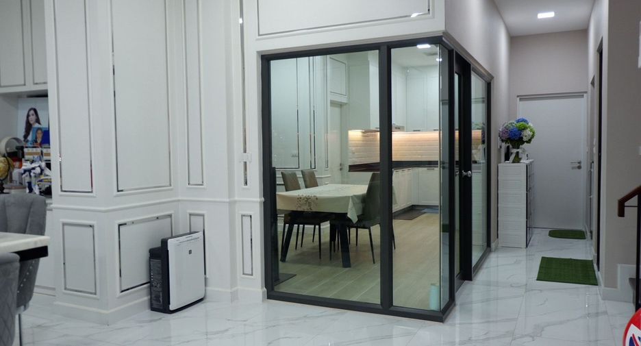 Haus zum Kauf mit 6 Zimmer in Bang Phli, Samut Prakan