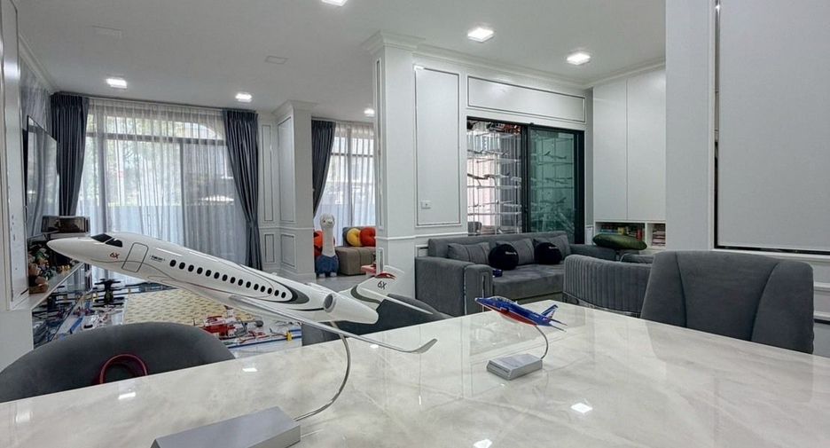 Haus zum Kauf mit 6 Zimmer in Bang Phli, Samut Prakan
