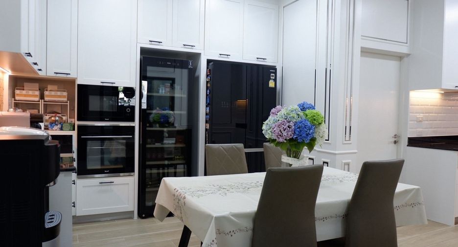 Haus zum Kauf mit 6 Zimmer in Bang Phli, Samut Prakan
