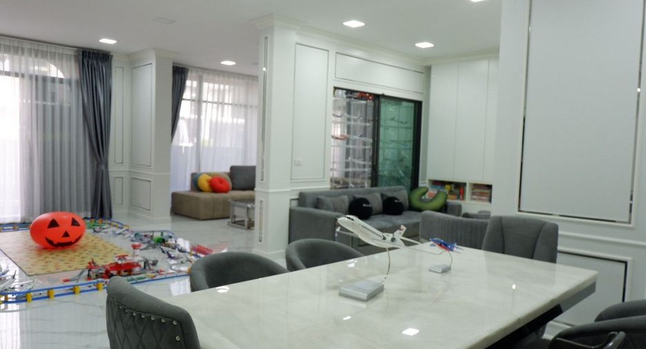 Haus zum Kauf mit 6 Zimmer in Bang Phli, Samut Prakan