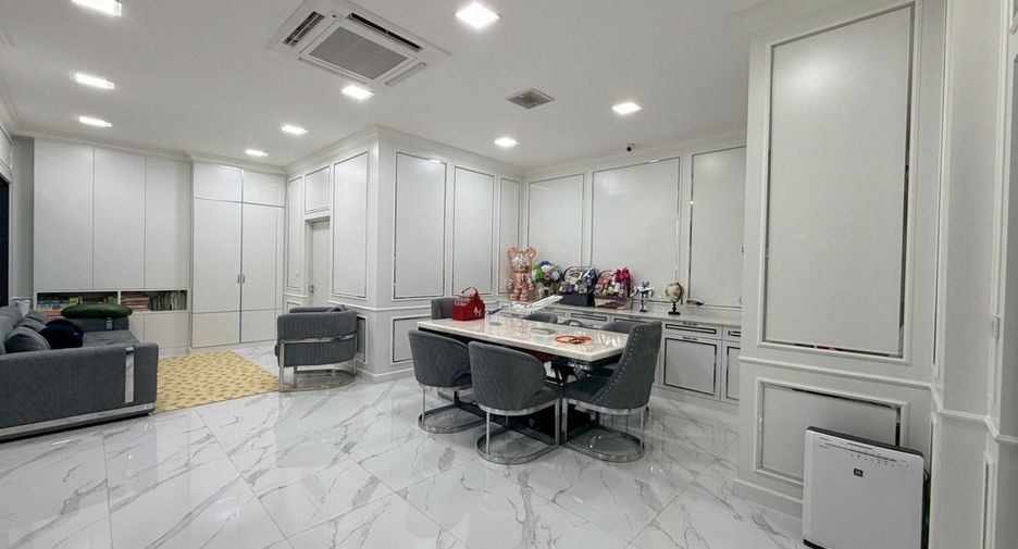 Haus zum Kauf mit 6 Zimmer in Bang Phli, Samut Prakan