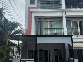 À louer 3 chambres maison à Wang Thonglang, Bangkok