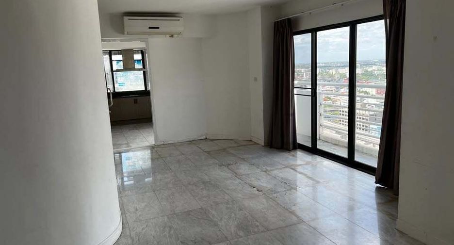 Condo en alquiler de 3 habitaciones en Bang Phlat, Bangkok