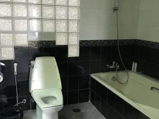 Аренда 3 спальни кондо в Банг Пхлат, Бангкок