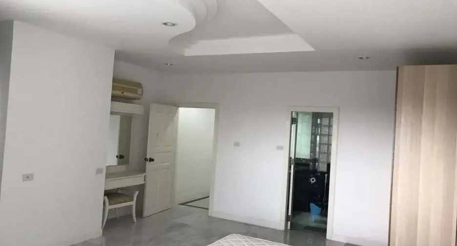 出租 3 卧室 公寓 在 Bang Phlat, 曼谷