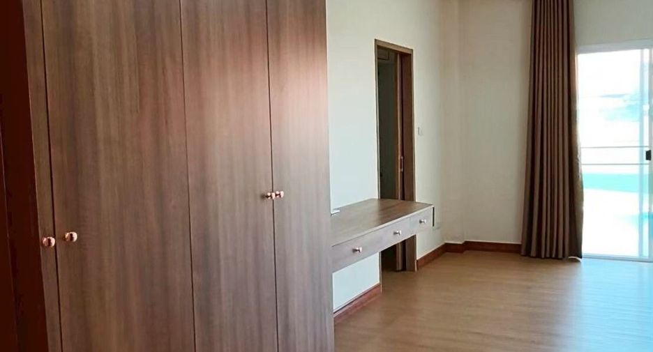 Аренда 5 спальни вилла в Восточная Паттайя, Паттайя