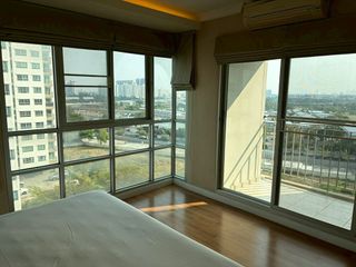 出租 2 卧室 公寓 在 Huai Khwang, 曼谷