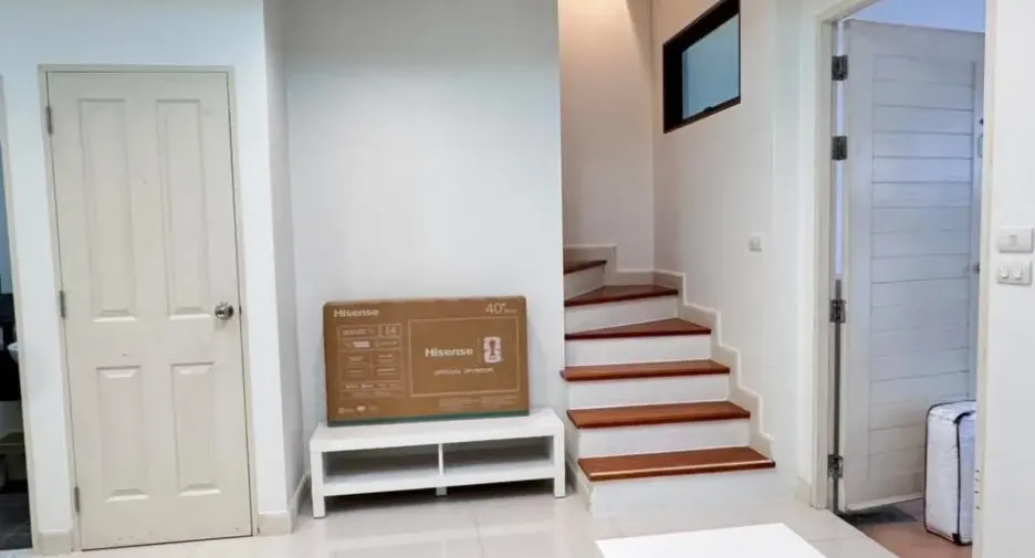 Casa adosada en alquiler de 3 habitaciones en Phra Khanong, Bangkok