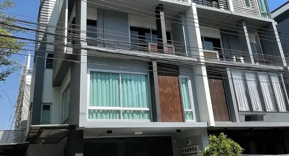 Oficina en alquiler y en venta en Wang Thonglang, Bangkok