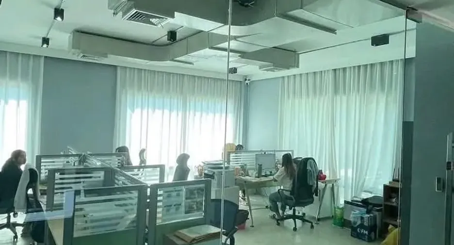 Oficina en alquiler y en venta en Wang Thonglang, Bangkok