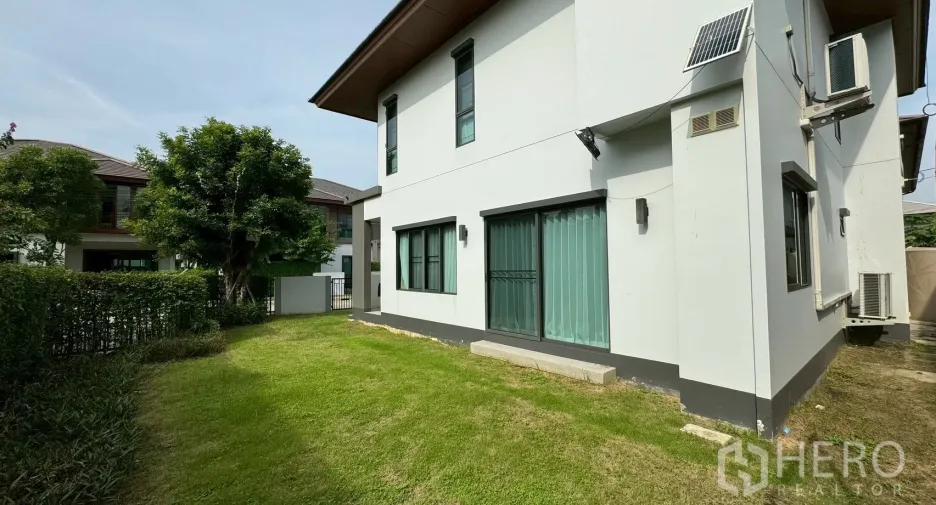 Casa en alquiler de 4 habitaciones en Prawet, Bangkok