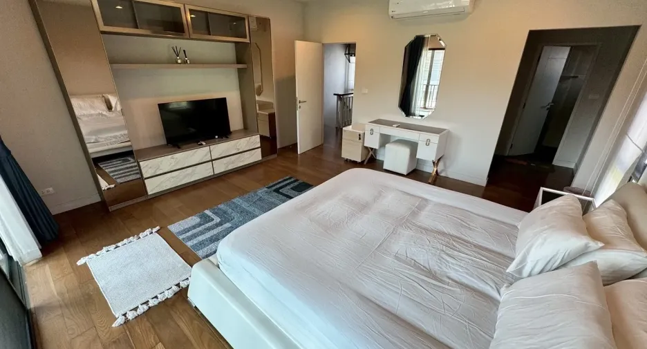 Casa en alquiler de 4 habitaciones en Prawet, Bangkok