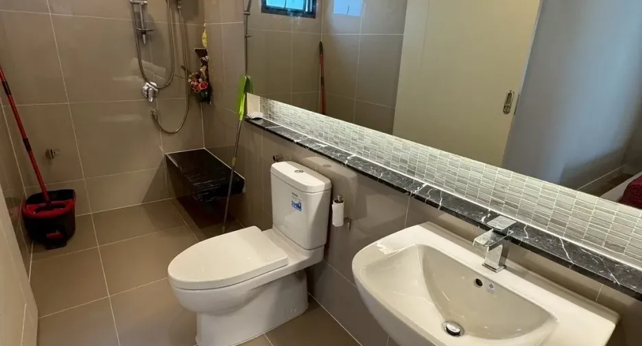 Casa en alquiler de 4 habitaciones en Prawet, Bangkok