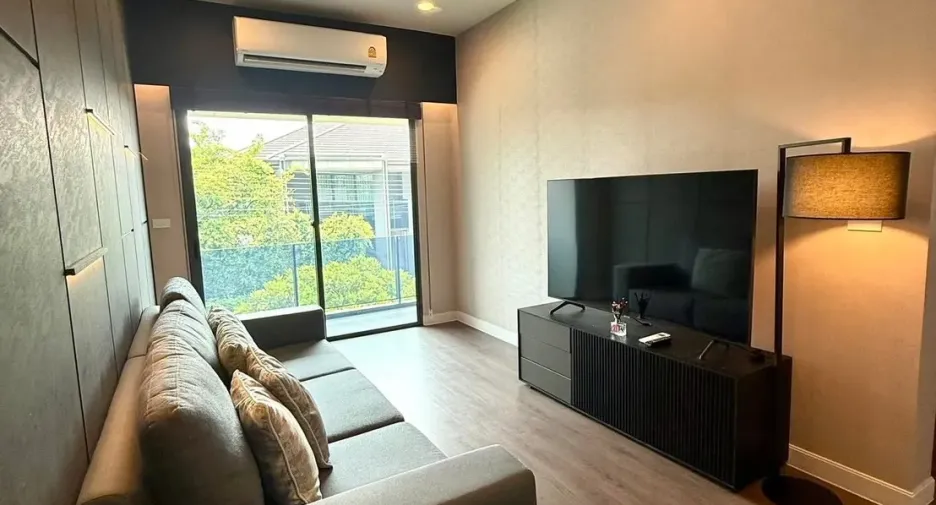Casa en alquiler de 4 habitaciones en Bang Kapi, Bangkok