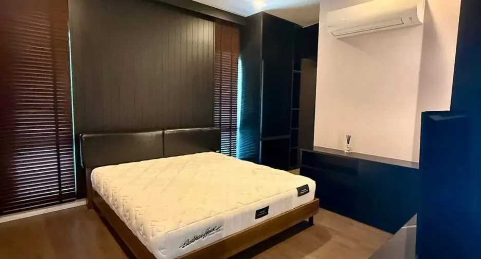 Casa en alquiler de 4 habitaciones en Bang Kapi, Bangkok