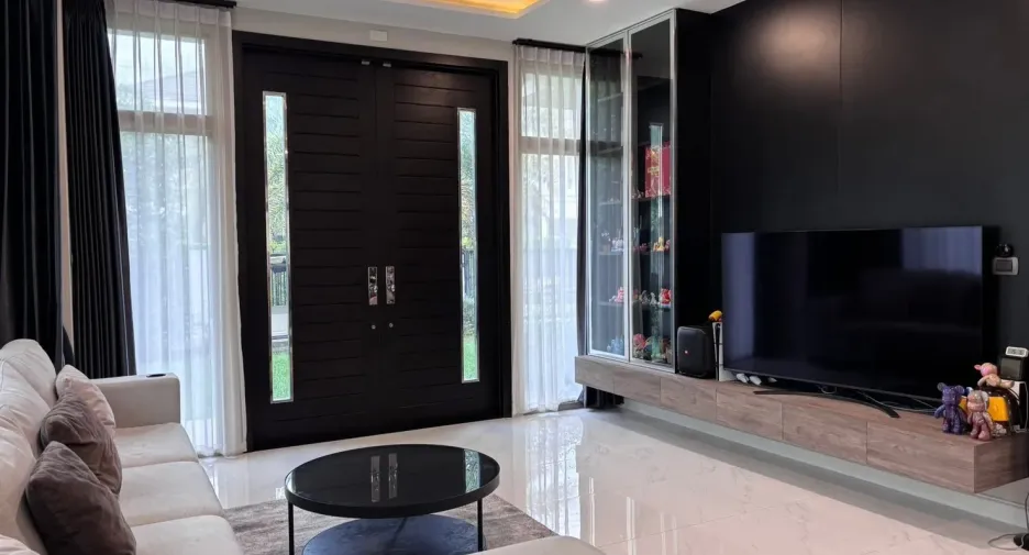 Haus zur Miete mit 4 Zimmer in Lat Krabang, Bangkok